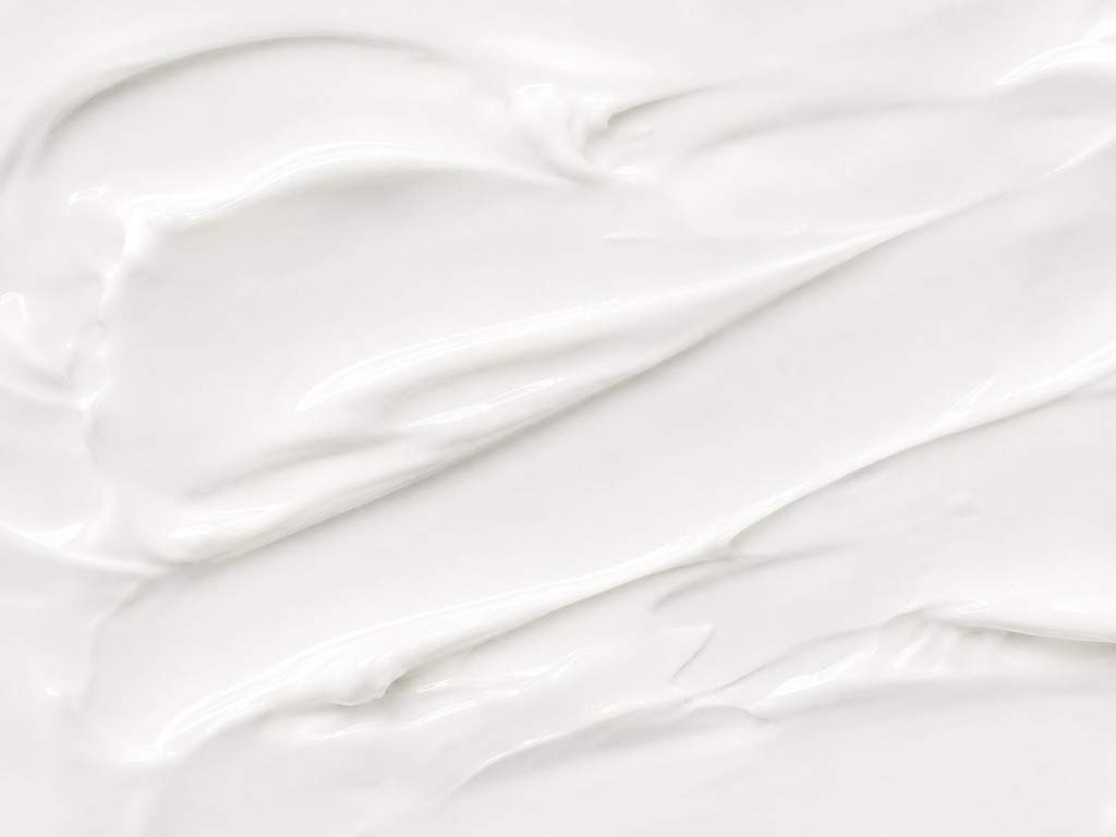 Zachte witte crèmetextuur van de SUPER AM BioRetinol moisturizer